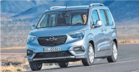  ??  ?? Opel hat dem Combo Life, dem Bruder von Citroën Berlingo und Peugeot Rifter, ein neues Gesicht verpasst.