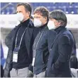  ?? FOTO: DPA ?? Oliver Bierhoff, Marcus Sorg und Bundestrai­ner Joachim Löw (v.l.).