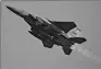  ??  ?? US F-15 fighter jet