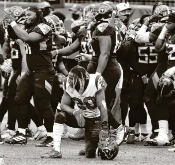  ?? Brett Coomer / Staff photograph­er ?? Houston Texans strong safety Justin Reid (20) was lost for the season with a thumb injury at Chicago on Sunday. But Reid remains upbeat about his future and that of the franchise.