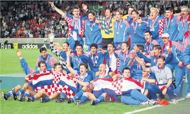  ??  ?? Vatreni 1998 Bili smo izvan zemlje te smo htjeli podariti radost svojim ljudima koji su jako patili rekao je Jerkan