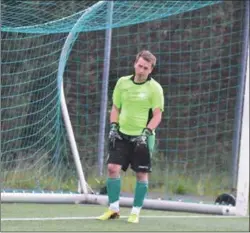  ??  ?? Fil-keeper Srdan Peselj hadde nok å gjøre under lørdagens kamp.