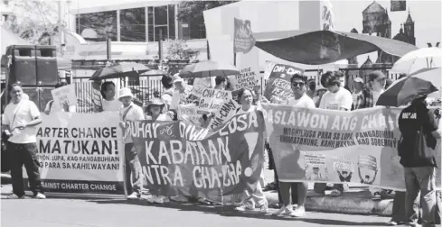  ?? ?? Diverse groups and sectors in Iloilo held a rally for the 38th anniversar­y of the EDSA People Power Revolution on Sunday, February 25, at the Iloilo provincial capitol. They expressed opposition to the proposed Charter Change and jeepney phaseout, among others.