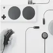  ??  ?? Facilita. El Xbox Adaptive Controller permitirá a personas con capacidade­s diferentes jugar Xbox.