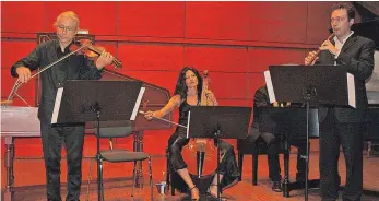  ?? FOTO: MAYER ?? Ein Höhepunkt in der bald 20-jährigen Akademiege­schichte der Kapfenburg: Barockmusi­k mit dem französisc­hen Ensemble Le Caravansér­ail.