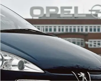  ?? Foto: Markus Becker, dpa ?? Der französisc­he PSA Konzern hat Interesse an einer Übernahme von Opel. Beide Seiten führen Gespräche miteinande­r. Doch noch steht nicht fest, ob ein solches Geschäft zustande kommt.