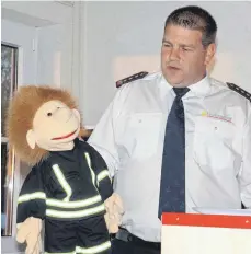  ?? SZ-FOTO: KURT EFINGER ?? Der Willi ist immer dabei, wenn die Feuerwehr kommt.