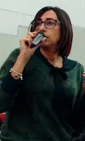  ??  ?? Grillina Barbara Setti, consiglier­e comunale del Movimento 5 stelle a Bussolengo, «aggredita» verbalment­e da un collega della maggioranz­a