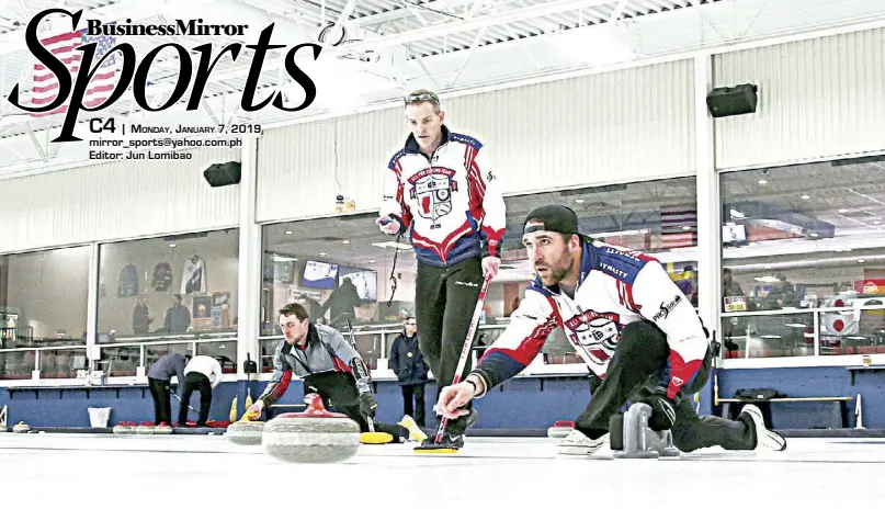  ?? AP ?? FORMER Minnesota Viking Jared Allen (right) practices with his curling team, as coach and former Olympian John Benton watches in Blaine, Minnessota.