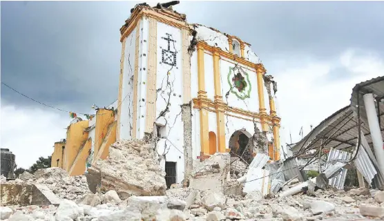  ?? ANDRÉS LOBATO ?? Templo del Señor Santiago, en Xochiteopa­n, levantado en el siglo XVI, devastado por el terremoto.