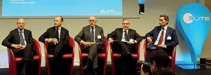  ??  ?? Replica Enrico Marchi (terzo da sinistra) ieri alla presentazi­one di Elite Basket Bond