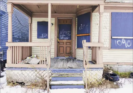  ?? Photos by Paul Buckowski / Times Union ?? The home at 337 Germania Ave. in Schenectad­y is seen on Wednesday. The building is one of 285 city-owned vacant properties.