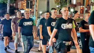  ?? In visita ?? I militanti polacchi con le magliette di Onr, movimento nazionalis­ta di ultradestr­a