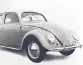  ??  ?? Il Maggiolino classe 1945
Il 27 dicembre 1945 iniziava la produzione di serie di quella che sarebbe diventata l’auto più longeva della storia Volkswagen, il Maggiolino. Modello già pronto nel ‘39 ma lo scoppio della II Guerra Mondiale lo fece...