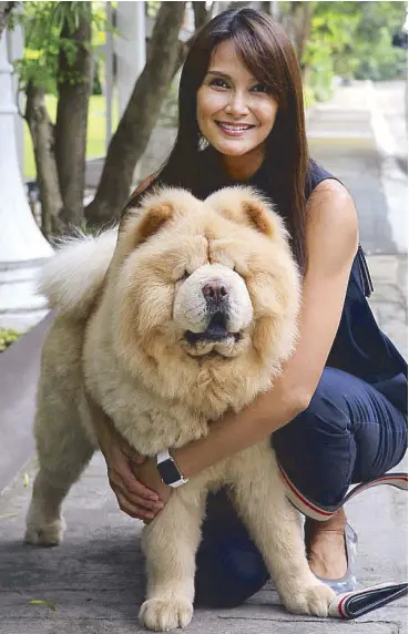  ??  ?? Just the two of us: Okay Ka Fairy Ko star Tweetie de Leon-Gonzalez and Chow Chow Simba