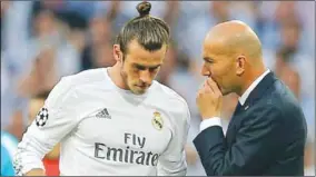  ??  ?? De relatie tussen Zinédine Zidane en Gareth Bale bij Real Madrid is verder verslechte­rd. (Foto: Goal)