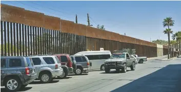  ?? FOTO GENESIS ALVARADO, CRONKITE NOTICIAS ?? EL MURO FRONTERIZO 13, 2022. que divide Nogales, Arizona de Nogales, Sonora enseñado aquí en abril