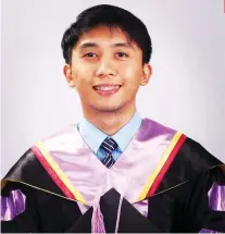  ?? FOTO FROM SANTOS’ FACEBOOK PAGE ?? DAVAOEÑO. Gino Arvin Baguio Santos, a Davaoeño graduate of Southweste­rn University, says his next goal is to be the best dentist that he can be.