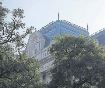  ?? maría aramburú ?? La nueva cúpula vidriada del antiguo Palacio de Correos