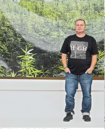  ??  ?? Günter Weiglein hat erst mit Cannabis seine Schmerzen in den Griff bekommen.