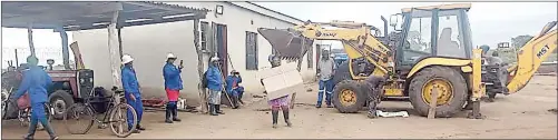  ?? ?? Tractors and machinery remained parked as the workers picketed over their outstandin­g salaries.