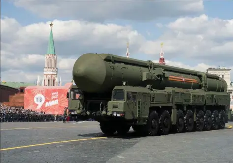  ?? ?? Et russisk interkonti­nentalt ballistisk missil vises frem ved en sejrsdags-parade på Den Røde Plads i Moskva den 9. maj 2023. Foto: Pelagiya Tikhonova/Moscow News Agency/Reuters