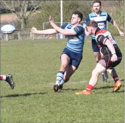  ?? Picture: Peter Branch ?? Tom Cole gets a pass away at Frome