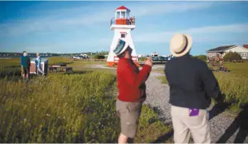  ?? PHOTOS CATHERINE LEGAULT LE DEVOIR ?? Le phare de Carleton, en Gaspésie