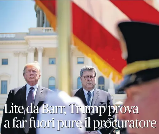  ?? Ansa ?? Dimissioni a valanga
Dopo che Barr ha ridotto la pena per Stone, i procurator­i si sono dimessi. In basso, l’avvocato di Trump, Rudolph Giuliani