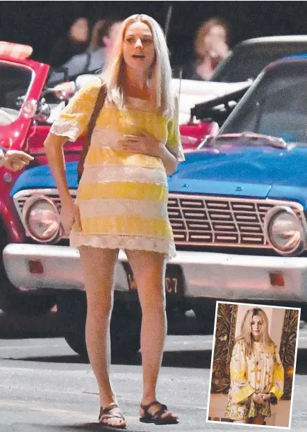  ?? Picture: BACKGRID ?? Actress Margot Robbie on the set of Once Upon A Time in Hollywood and a pregnant Sharon Tate (inset).