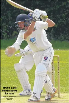  ?? Picture: Paul Amos FM4427979 ?? Town’s Luke Perkins looks for runs