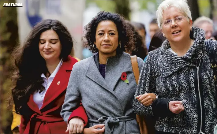  ??  ?? Carrie Gracie, right, with Samira Ahmed, centre, at the Central London Employment Tribunal, where Ahmed won her dispute over equal pay with the BBC