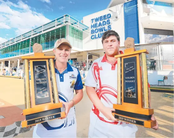  ?? Picture: SCOTT POWICK ?? Winners of the 2019 Golden Nugget women’s and men’s championsh­ips at Tweed Heads, Natasha Scott and Corey Wedlock.