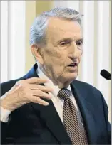  ?? Danny Johnston Associated Press ?? “GIANT KILLER” Dale Bumpers gave a strong defense of President Clinton during his 1999 impeachmen­t trial.