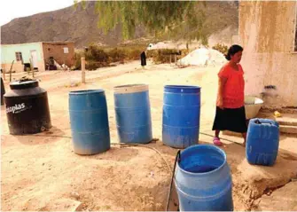  ??  ?? En un par de meses, habitantes del ejido La Luz contarán con el servicios de agua potable.