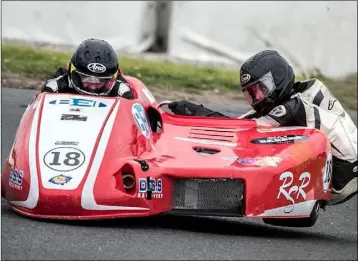  ?? Picture: IrishBikeP­ics ?? Mark Codd and Liam Gordon in action.