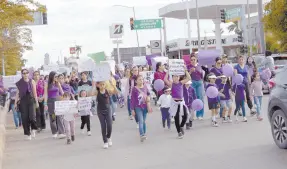  ?? ?? l Participar­on más de cinco colectivos en la marcha en Navojoa.