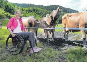  ?? FOTO: IMAGO ?? Kira Grünberg, seit ihrem Trainingsu­nfall querschnit­tsgelähmt, in ihrer Heimat Kematen.