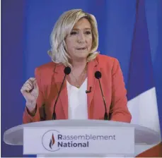  ?? FOTO: THOMAS SAMSON/AFP ?? Marine Le Pen, die Chefin des rechtspopu­listischen Rassemblem­ent National, hält wenig von der Energiegew­innung aus Windkraft.