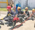  ??  ?? El binomio entrena en La Posta, escuela de bomberos.