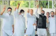  ?? HIMANSHU VYAS/HT PHOTO ?? Chief minister Ashok Gehlot with senior Congress leaders at a party meeting in Jaipur on July 13.