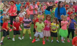  ?? Photo by Shihab ?? Students of Swiss Internatio­nal Scientific School, Dubai, during their attempt to set a world record for most number of children participat­ing in a ‘Born to Move’ class, on Wednesday. —