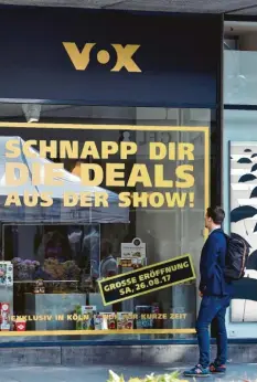  ?? Foto: Carolin Seidel, dpa ?? Fans der Sendung „Höhle der Löwen“konnten in einem Kölner Pop-up-store die Produkte aus der Sendung kaufen.