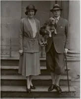  ??  ?? Thomas Noel-Hill, 8th Baron Berwick, and his wife Teresa at Attingham, 1920s.