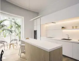  ??  ?? 04 De obra nueva Cuenta con 134 m2 y forma parte de una renovación completa de un edificio modernista del siglo XIX. Además, cuenta con un patio interior de 21 m2. Su precio es de 1.285.000 €.