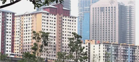  ??  ?? Whither goes: Contrastin­g views given on the state of the property market in Malaysia despite the fact that the economy posted better than expected growth in the first three quarters.