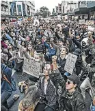  ??  ?? Protesters gathered in Auckland on Monday to voice their outrage over the death of George Floyd.