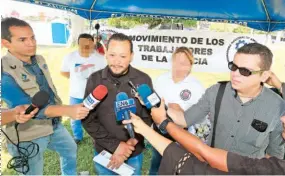  ??  ?? Crítica. El movimiento de policías criticó a las autoridade­s por no ayudar a familiares de agentes asesinados.