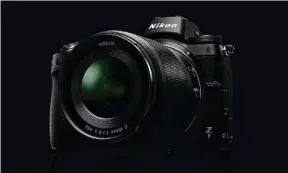  ??  ?? L’appareil hybride Z7 de Nikon (3699 €) est équipé d’un capteur plein format.