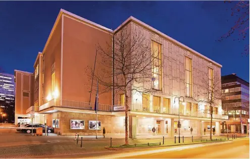  ?? FOTO: JOCHEN QUAST ?? Die Deutsche Oper am Rhein an der Heinrich-Heine-Allee muss wieder saniert werden – die Kosten stehen noch nicht exakt fest.